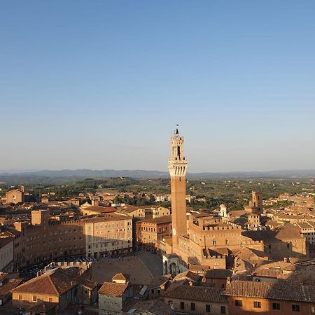 Loft Vicolo Di Vallepiatta 2 Min Piazza Del Campo Con Parcheggio Siena Luaran gambar