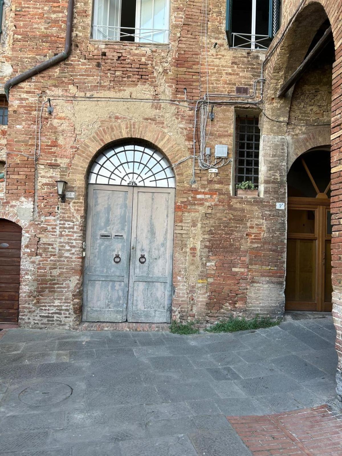 Loft Vicolo Di Vallepiatta 2 Min Piazza Del Campo Con Parcheggio Siena Luaran gambar