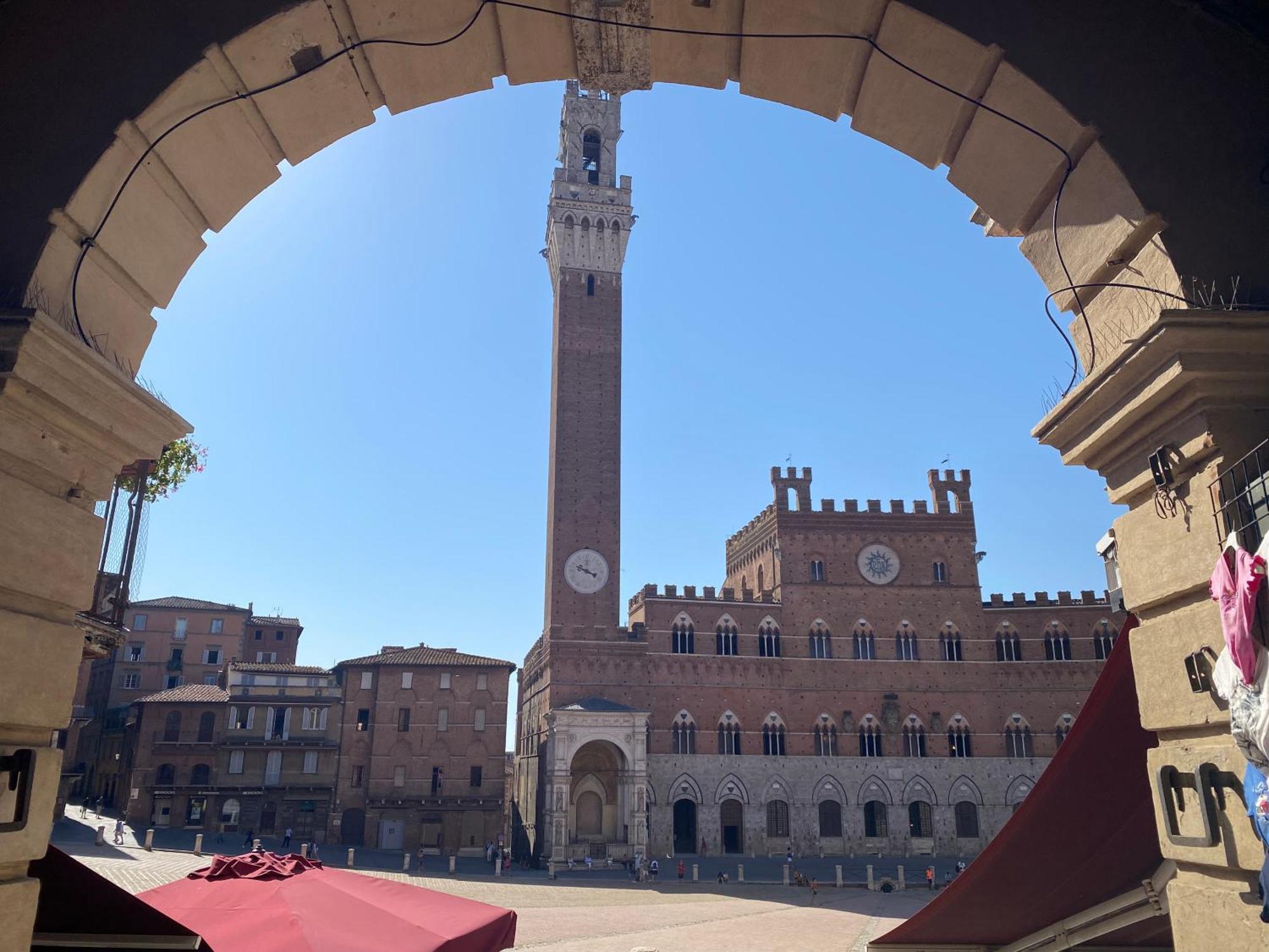 Loft Vicolo Di Vallepiatta 2 Min Piazza Del Campo Con Parcheggio Siena Luaran gambar