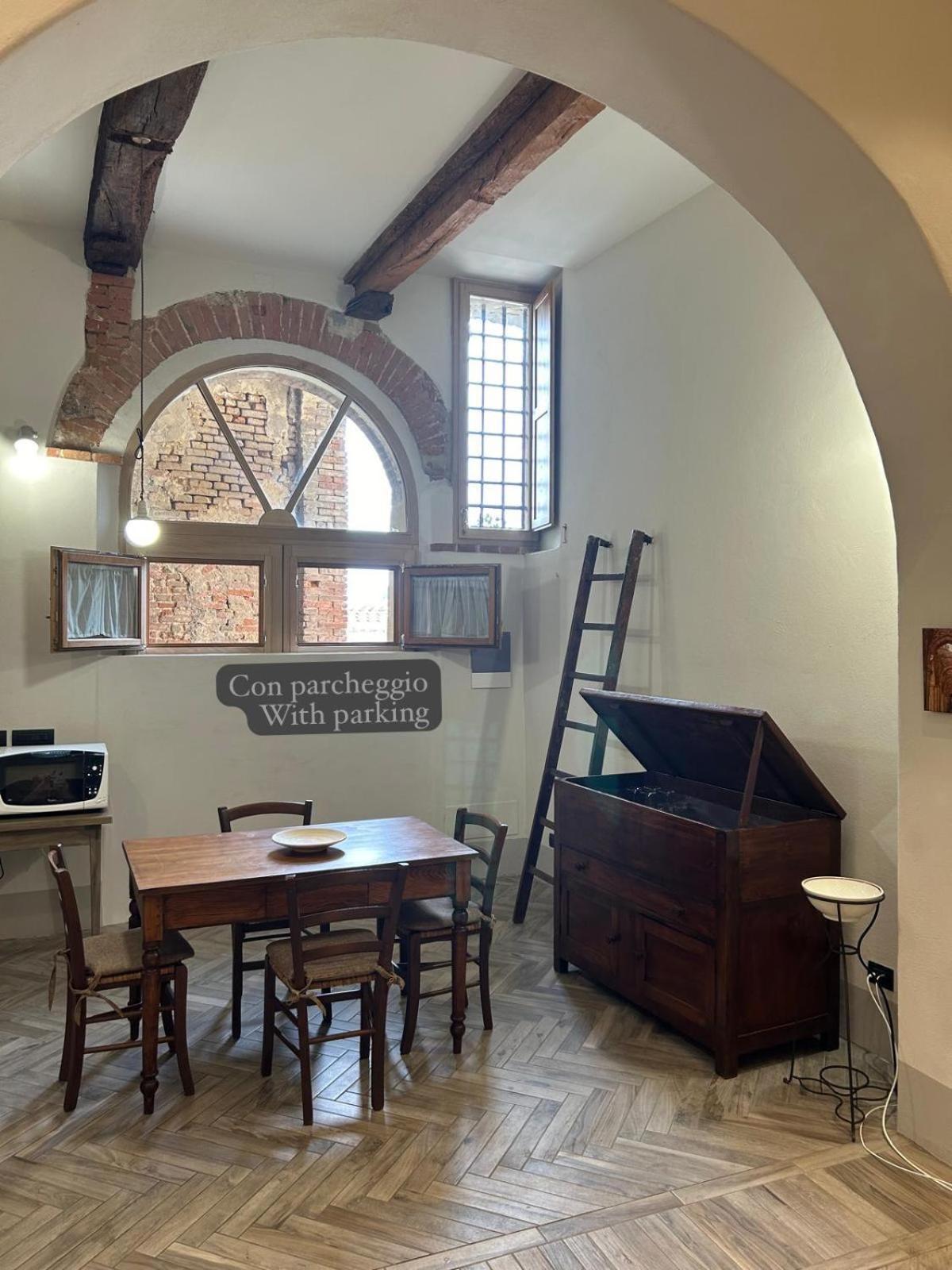 Loft Vicolo Di Vallepiatta 2 Min Piazza Del Campo Con Parcheggio Siena Luaran gambar